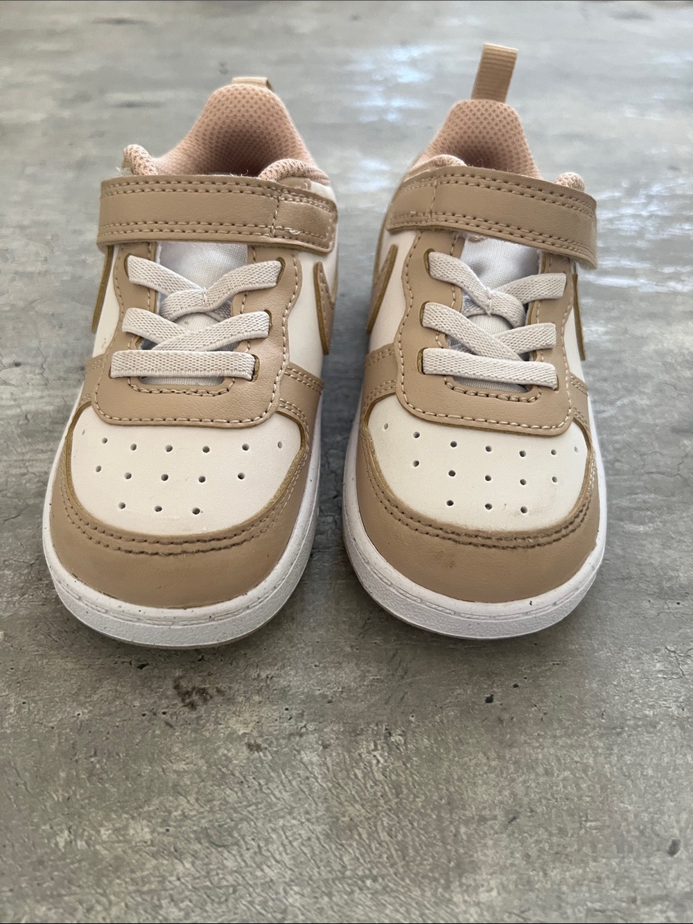 Nike Kids Beige and White Velcro Sneakers